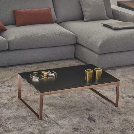 Tavolino Hip Hop con top in cristallo e base in acciaio di Bontempi