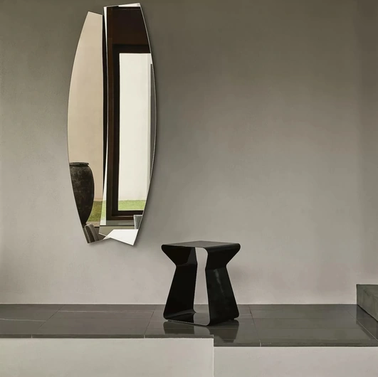 Specchiera sagomata argento e bronzo Double di Bontempi