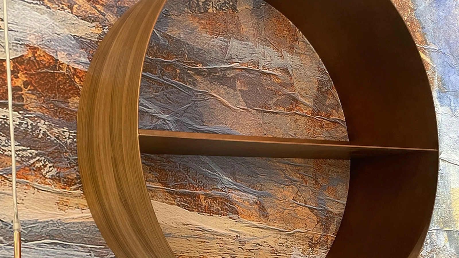 Mensola circolare Giotto in acciaio di Adriani e Rossi