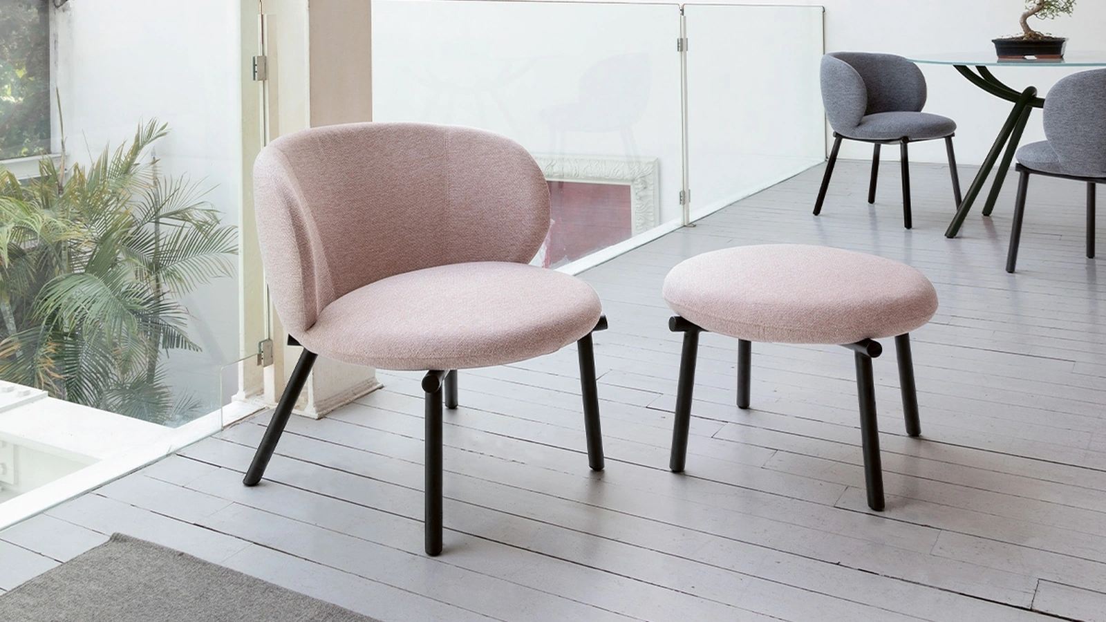 Pouf Kyoto in tessuto imbottito e metallo di Target Point