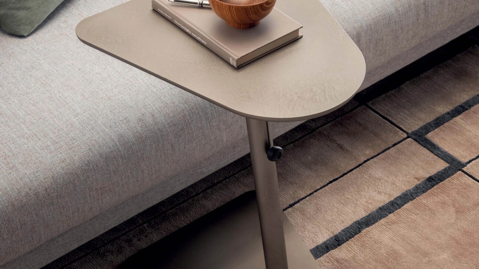 Tavolino Ambrogino in legno laccato di Presotto