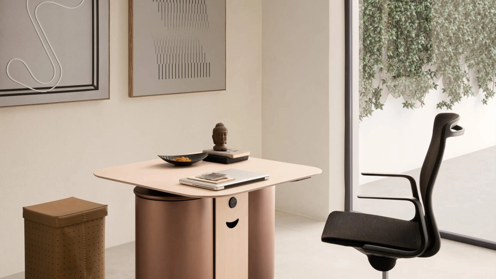 Scrittoio Caddy con struttura in metallo e top regolabile in altezza in multistrato di Betulla di Presotto