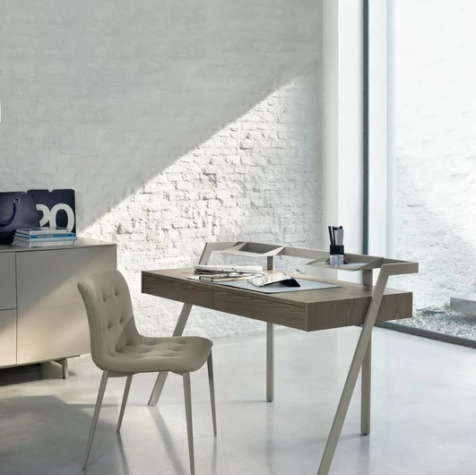 Scrittoio Zac in legno con struttura in acciaio laccato di Bontempi