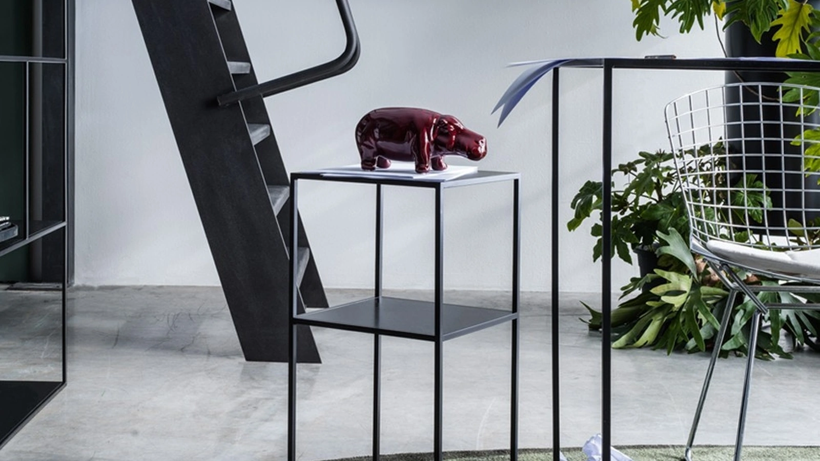 Tavolino Side in metallo di Adriani e Rossi