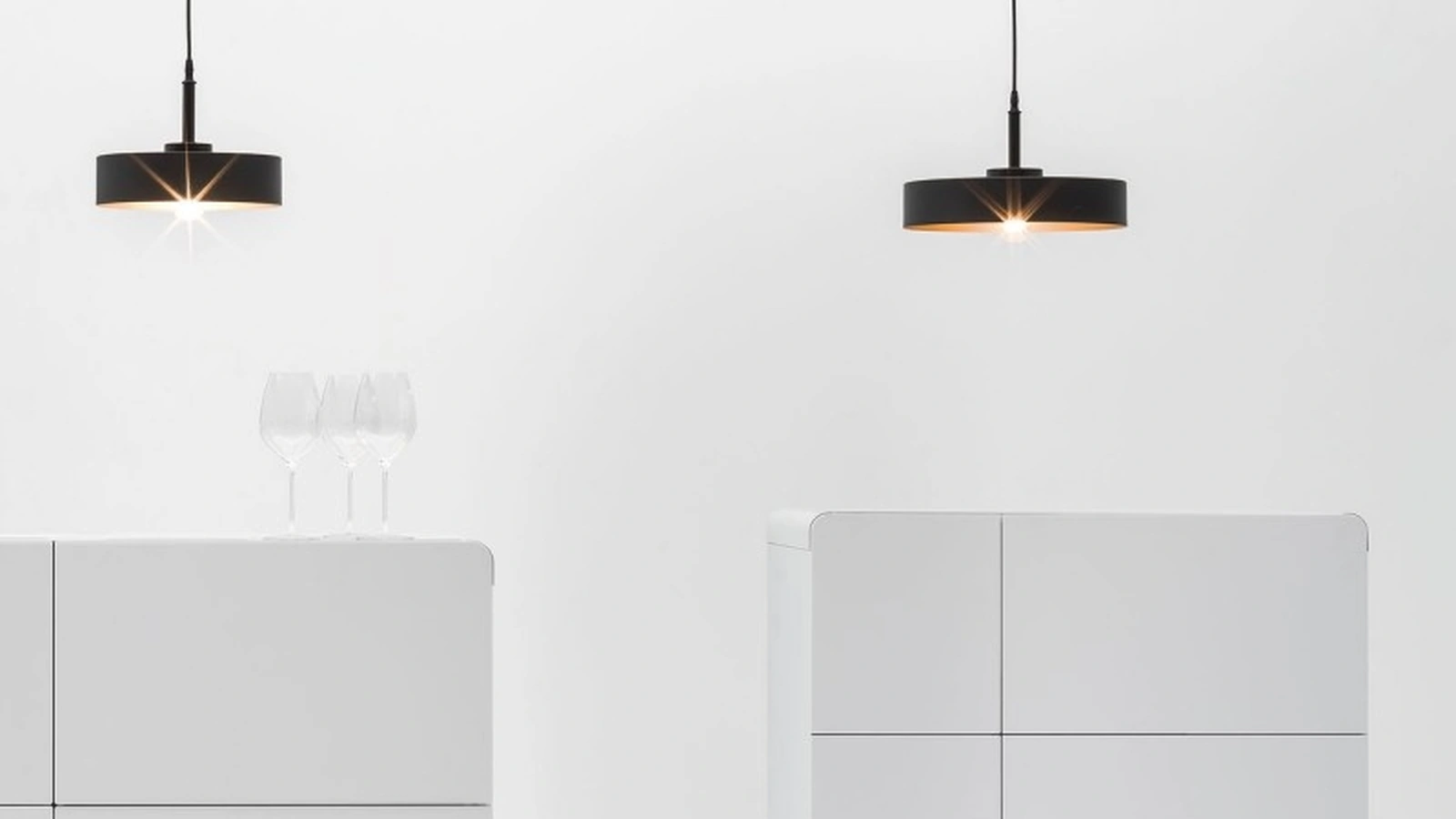 Lampada a sospensione in metallo antracite con interno verniciato oro Brera di Adriani e Rossi