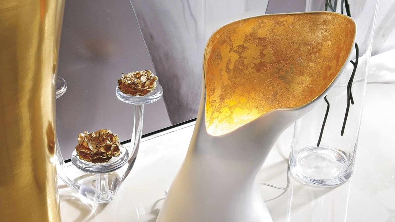 Lampada da tavolo in ceramica Camelia di Adriani e Rossi