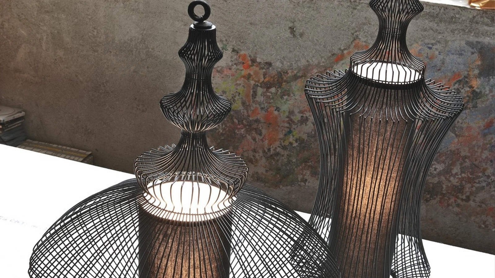 Lampada da tavolo in metallo verniciato nero File Table di Adriani e Rossi