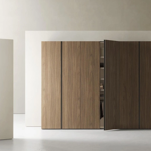 Armadio con ante battenti Go Up di Alf Da Frè