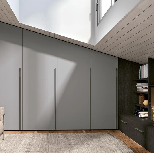 Armadio mansardato in melaminico con zona giorno Composizione 15 di Ferrimobili