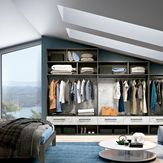 Cabina Armadio mansardata in melaminico e materico effetto marmo di Carrara Look 13 di Ferrimobili