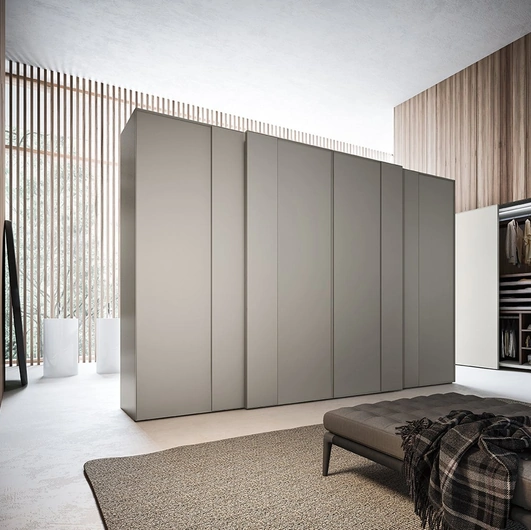 Armadio con ante scorrevoli Frame in laccato di Alf Da Frè