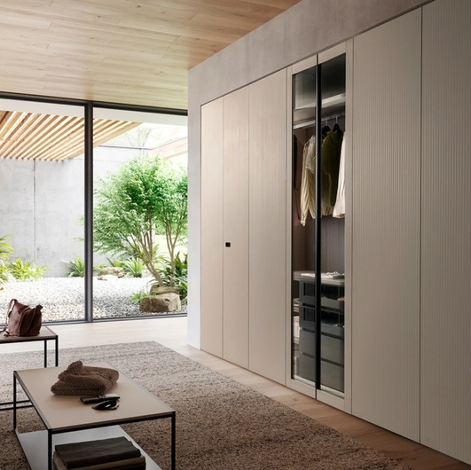 Armadio con ante battenti Anteprima in laccato opaco di Presotto