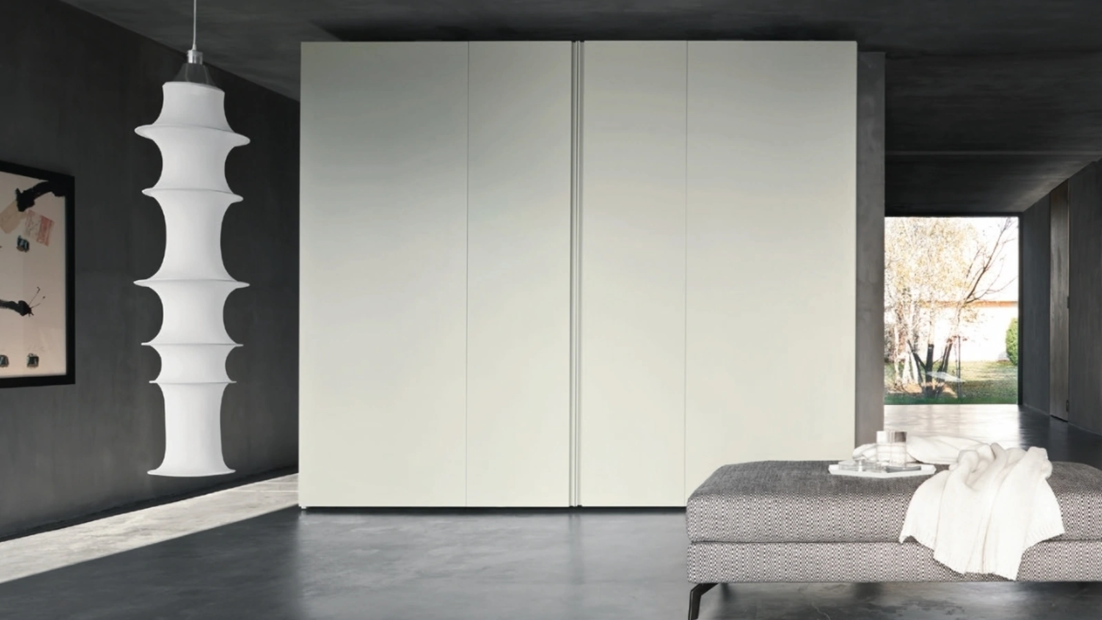 Armadio con ante scorrevoli in laccato opaco Sintesi di Sangiacomo
