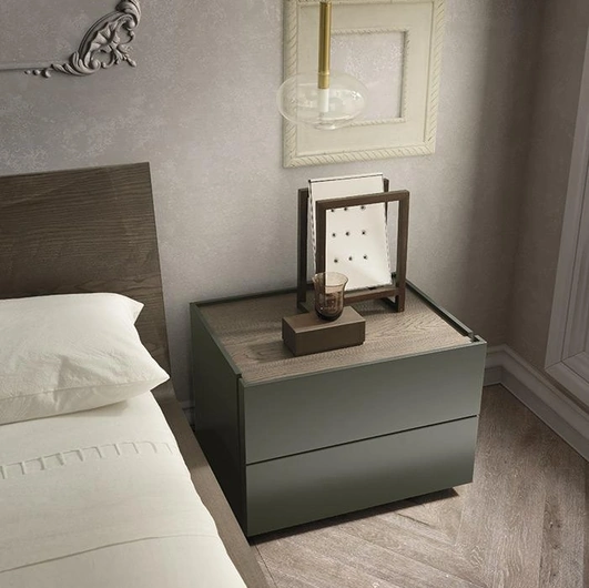 Comodino Cubo in laccato opaco con top in legno di Mobilgam