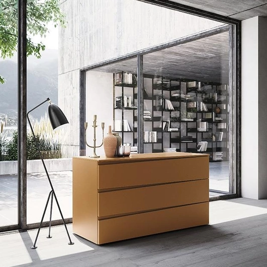 Comò Line in laccato opaco di Mobilgam