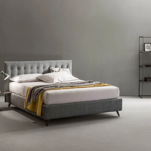 Letto matrimoniale imbottito con testiera trapuntata Aster di Bside