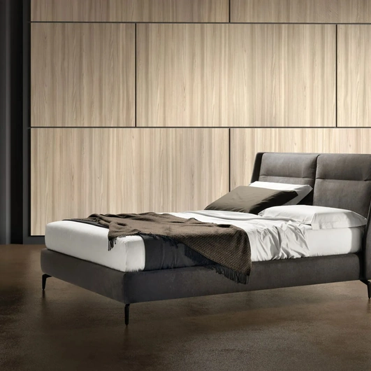 Letto matrimoniale in pelle con testiera regolabile Join di Bside