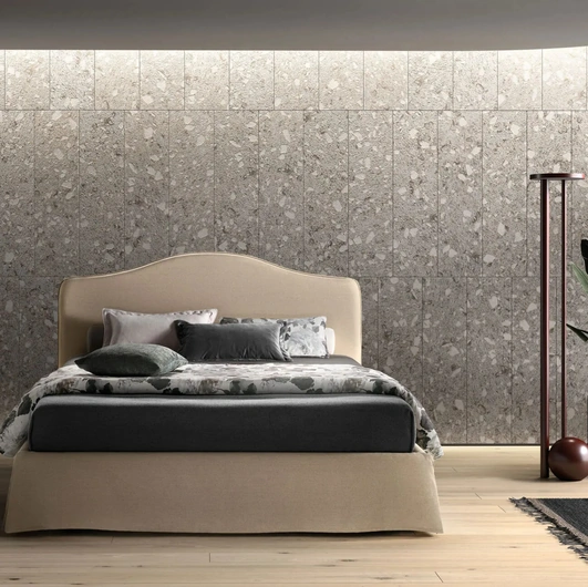 Letto matrimoniale in tessuto con testiera sagomata Lovely di Bside