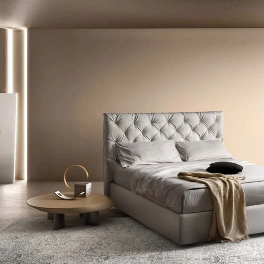 Letto imbottito con testiera lavorazione capitonné Tender di Bside