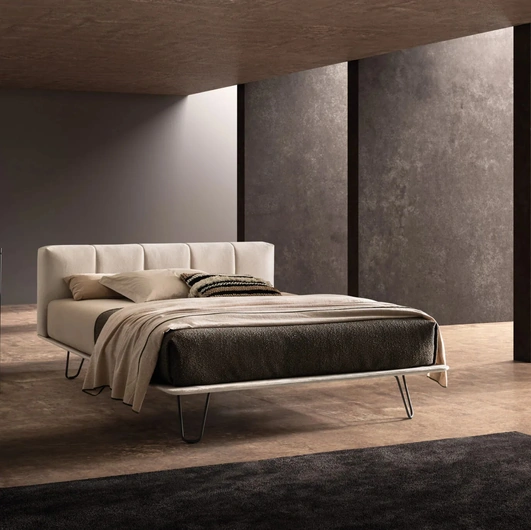 Letto con testiera Crook di Bside