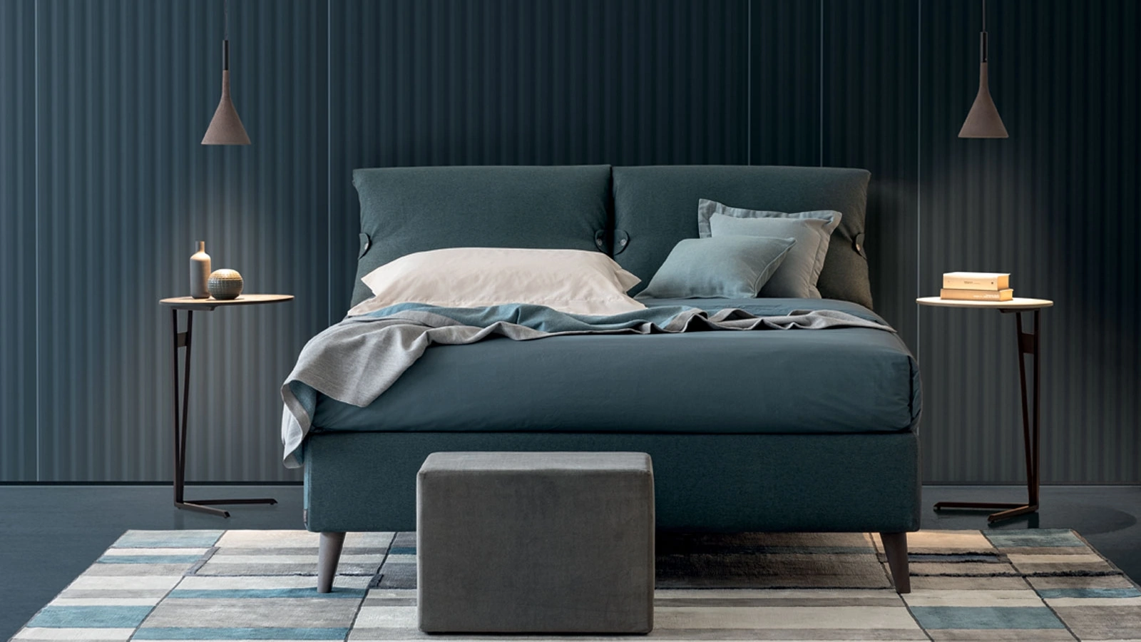 Letto in tessuto con testiera Dama di Oggioni