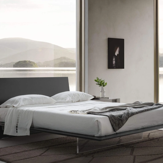 Letto con testiera Plana in laccato opaco di Presotto