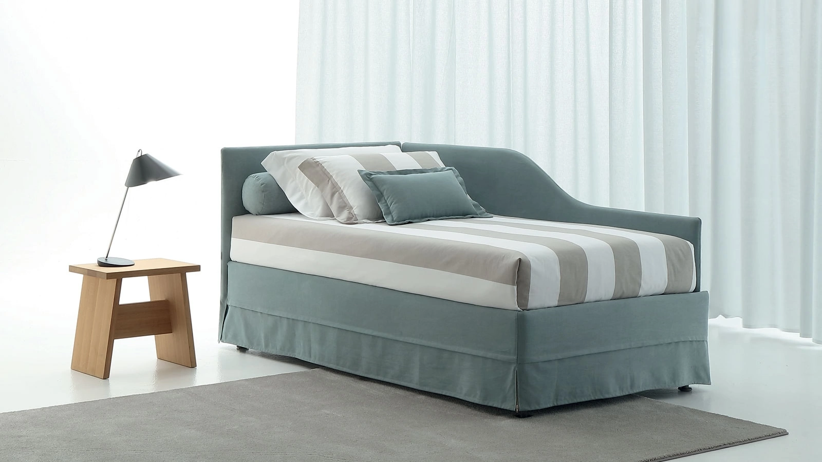 Daybed singolo in tessuto con letto estraibile e contenitore Golf 331 di Oggioni