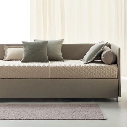 Daybed singolo in tessuto con letto estraibile Golf 417 di Oggioni