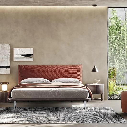 Letto Testiera Imbottita e giroletto in legno di Mobilgam