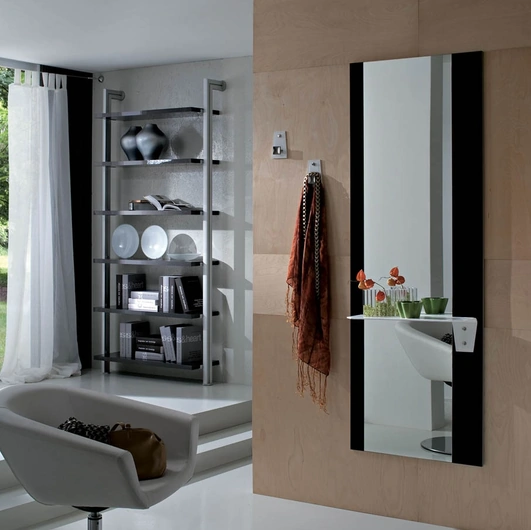 Mobile ingresso con specchio con fasce laterali in laccato Rosso Lia di La Primavera