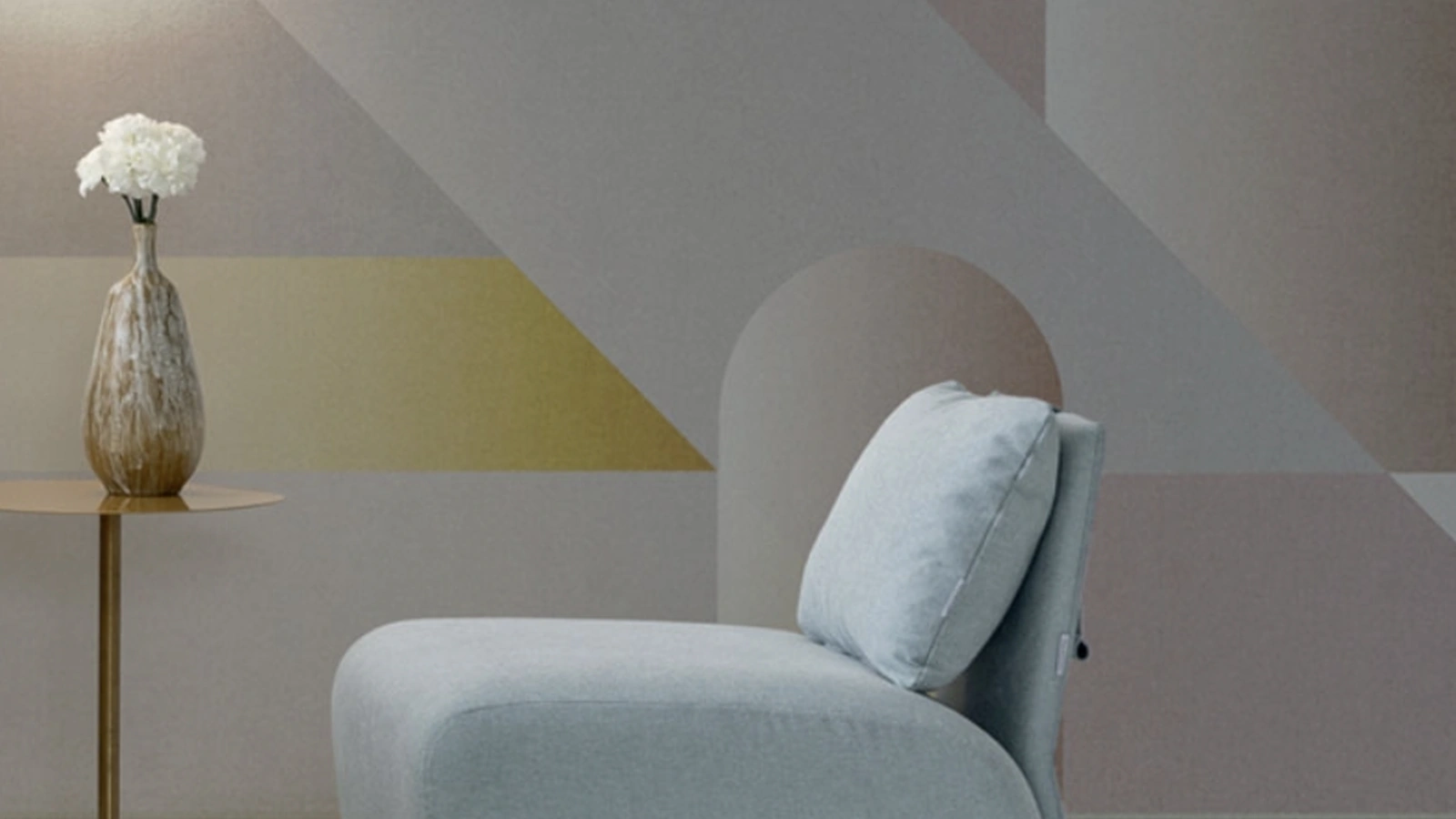 Poltroncina in tessuto imbottito Lady B di Oggioni