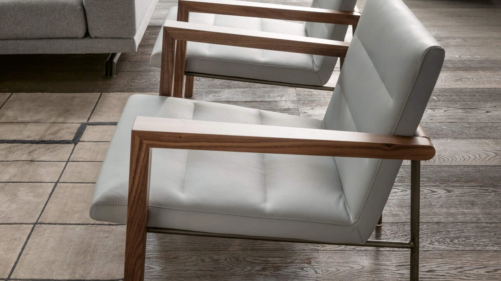 Poltroncina Mimosa in pelle e legno di Presotto