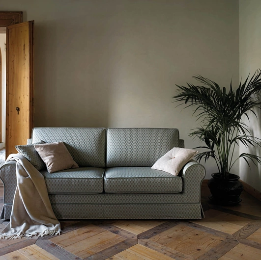 Divano lineare in tessuto Class di Samoa