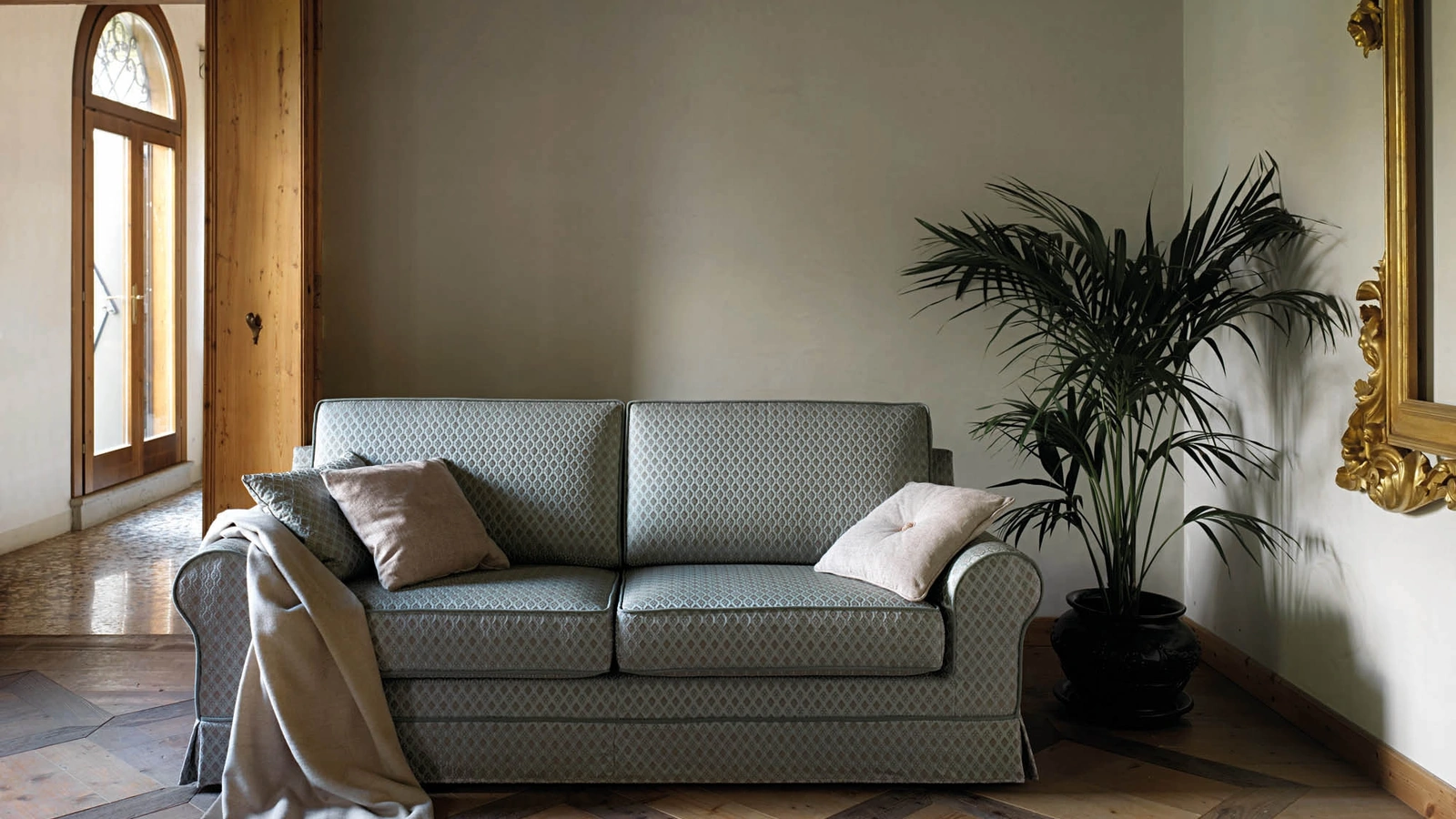 Divano lineare in tessuto Class di Samoa