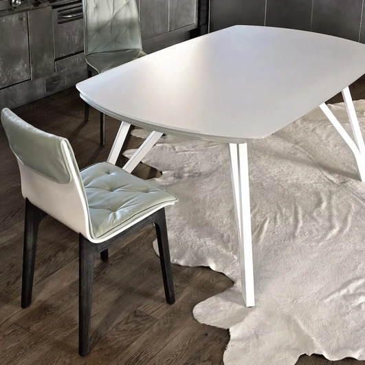 Sedia Alfa in legno massello e laccato di Bontempi