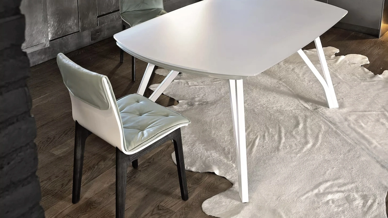 Sedia Alfa in legno massello e laccato di Bontempi