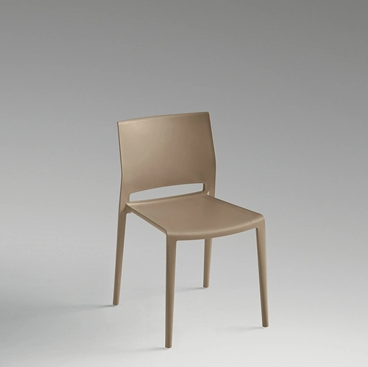 Sedia Bakhita in polipropilene di La Primavera