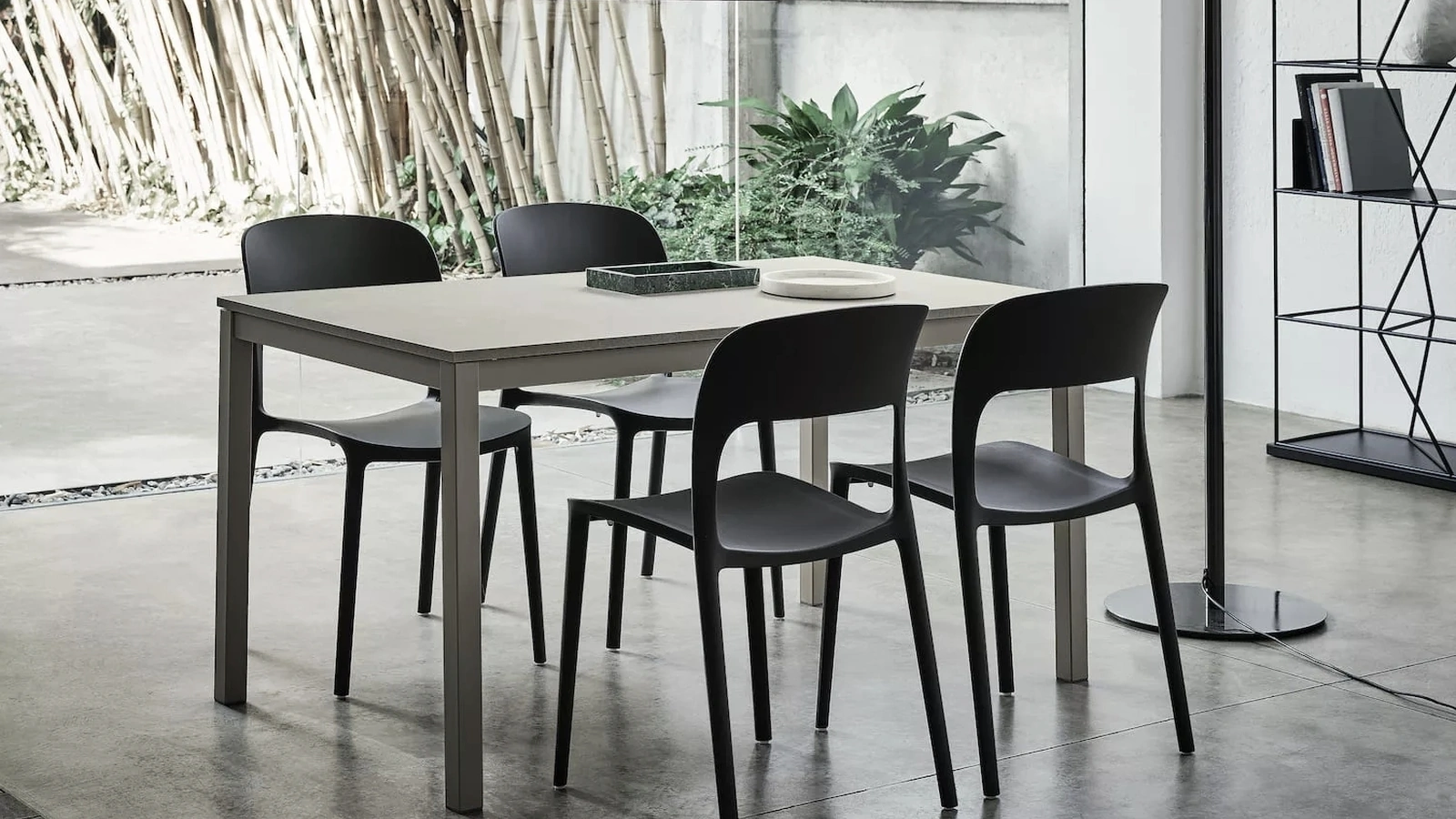 Sedia impilabile Gipsy in polipropilene e fibra di vetro riciclabile di Bontempi