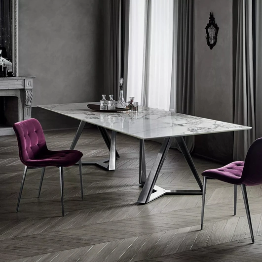 Sedia Kuga in tessuto imbottito e trapuntato di Bontempi