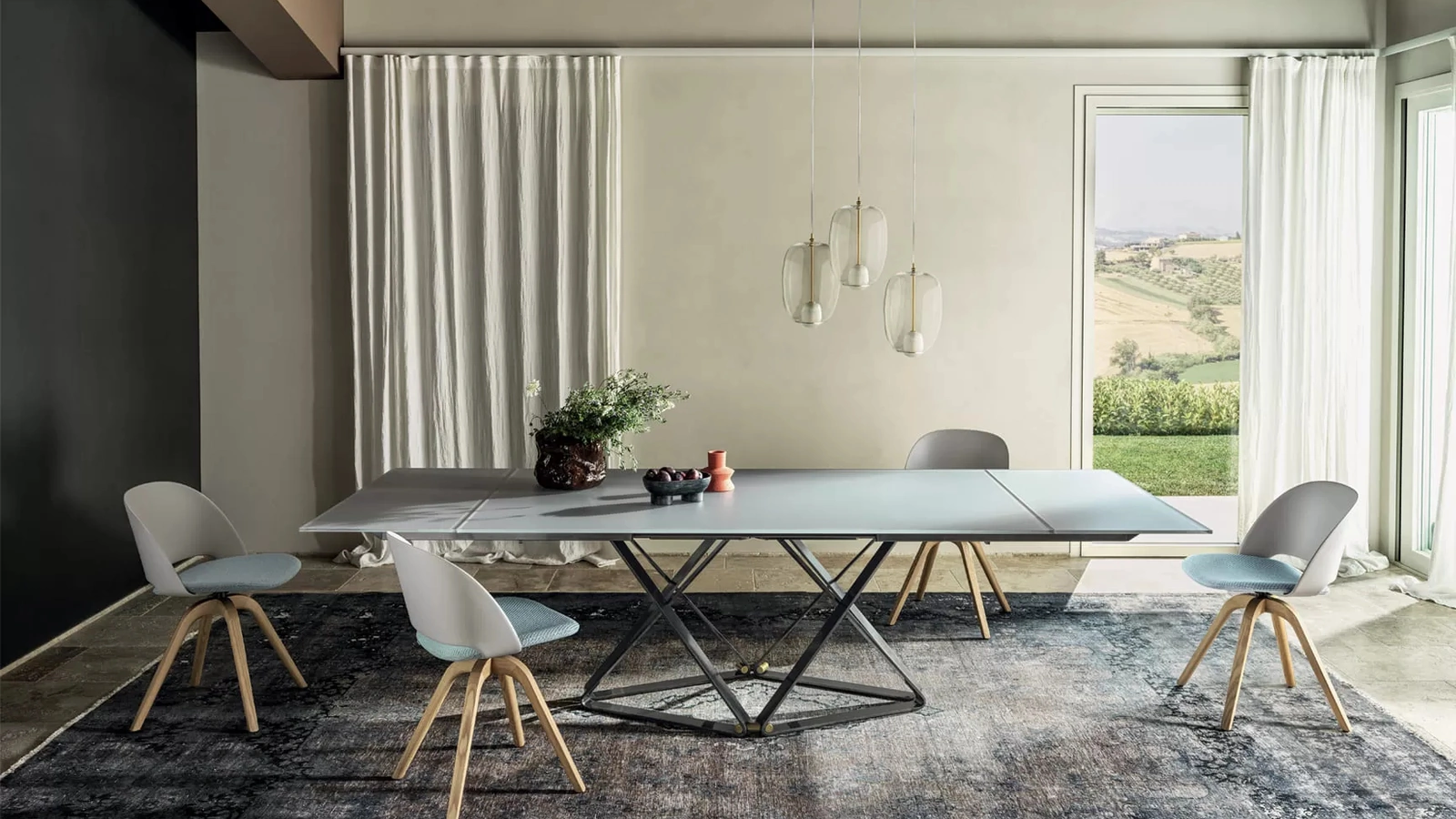 Sedia Polo in polipropilene e legno massello di Bontempi