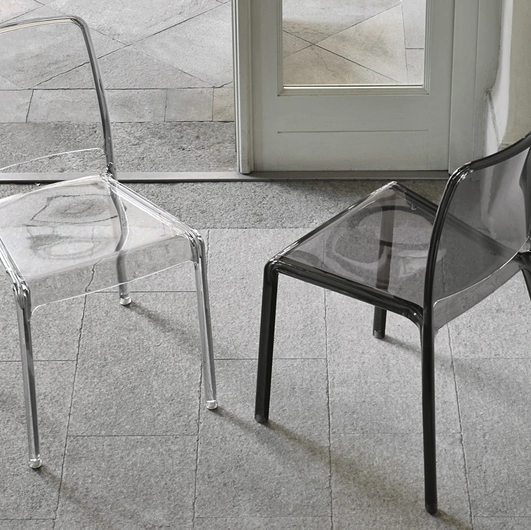 Sedia impilabile Futura in policarbonato trasparente di Target Point