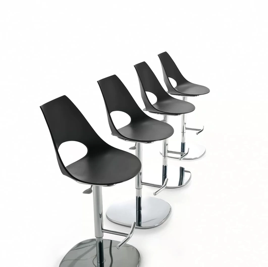 Sgabello girevole e regolabile in altezza con base cromata e scocca in polipropilene Shark di Bontempi