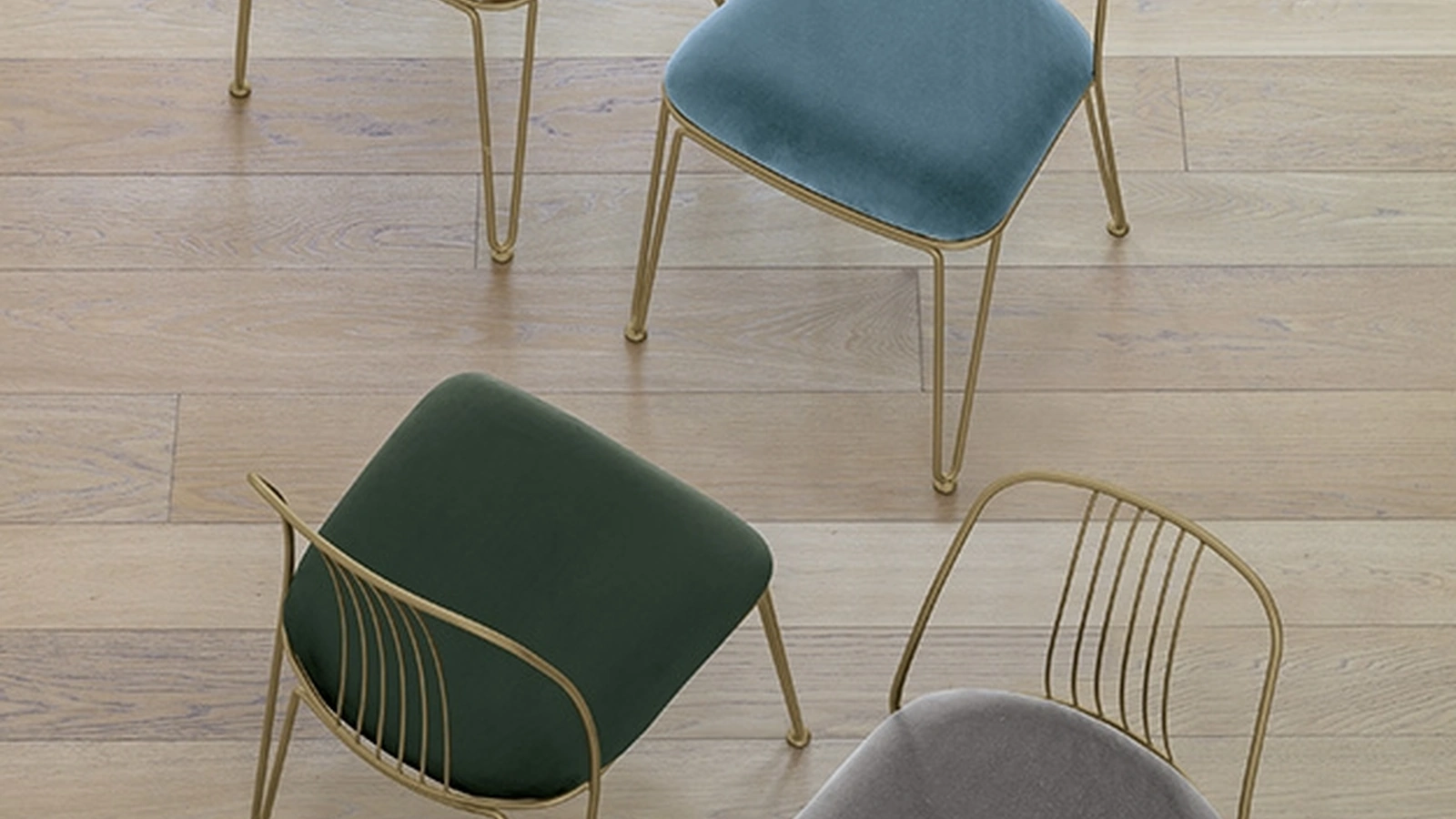 Sedia Granada in metallo bronzo con seduta imbottita di Target Point