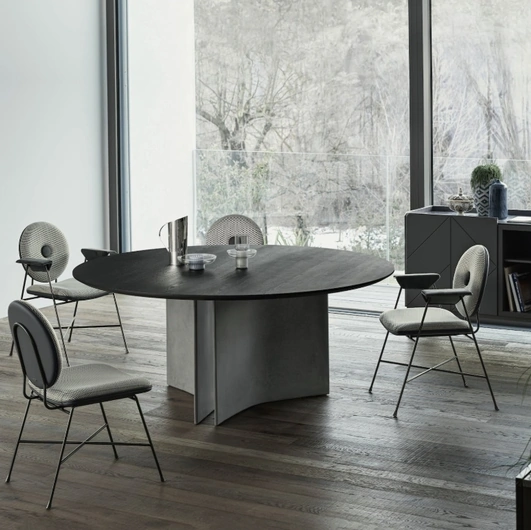 Tavolo rotondo Magnum con base in cemento e piano in legno impiallaciato di Bontempi