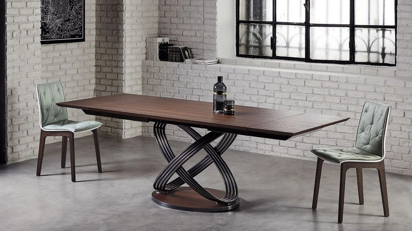 Tavolo Fusion con top in Noce impiallacciato di Bontempi