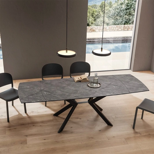 Tavolo allungabile Karim di La Primavera