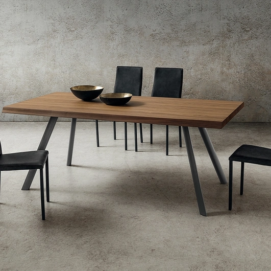 Tavolo Nicola in legno di La Primavera