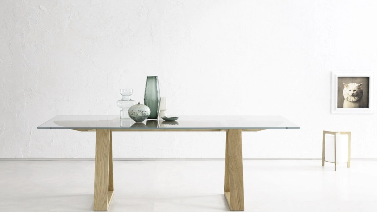 Tavolo con piano in vetro e gambe in legno Tokyo di Alta Corte