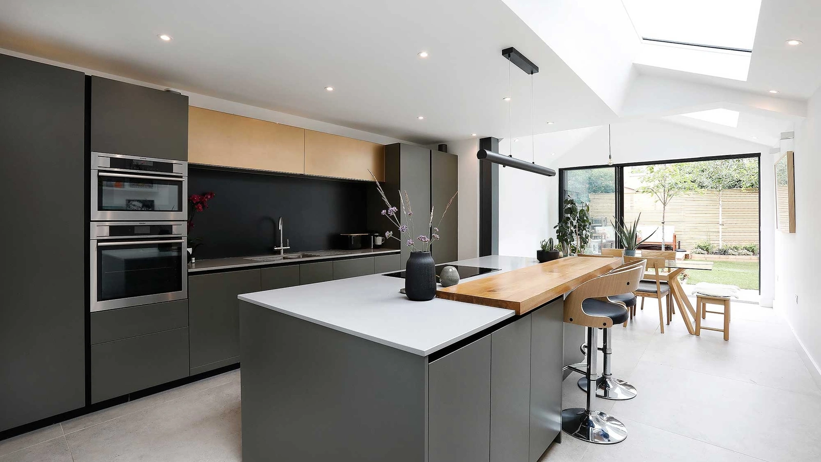 Cucina Moderna D23 in laccato Muschio di Doimo Cucine