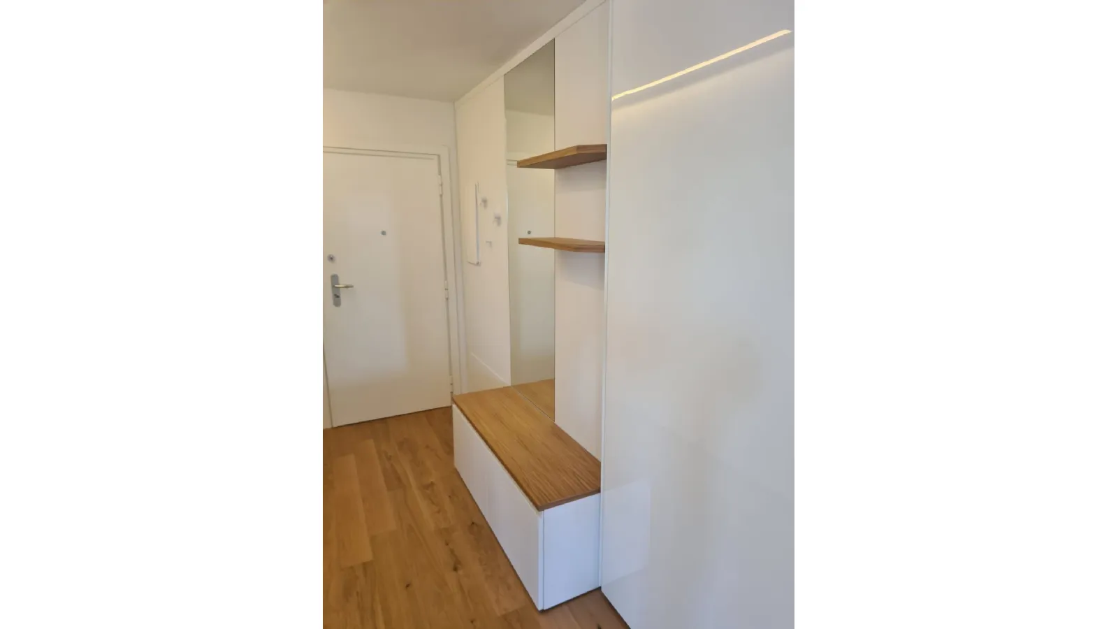 Ingresso su misura a Bologna - Progetto e realizzazione artigianale in falegnameria